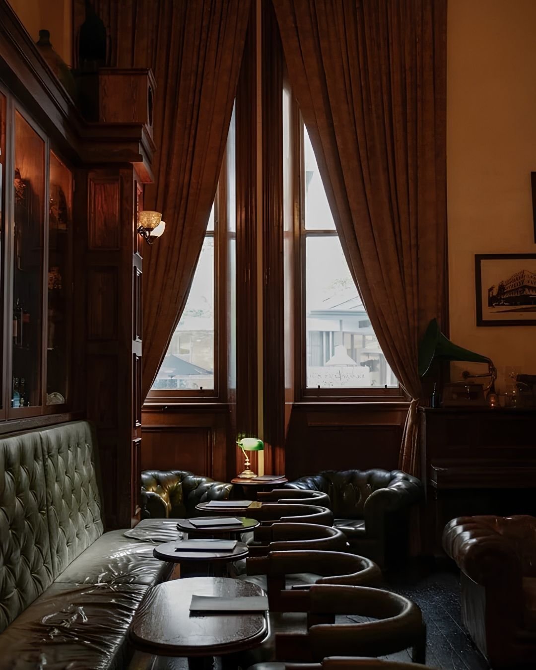 • The Gresham Bar 3 • The Gresham Bar 3